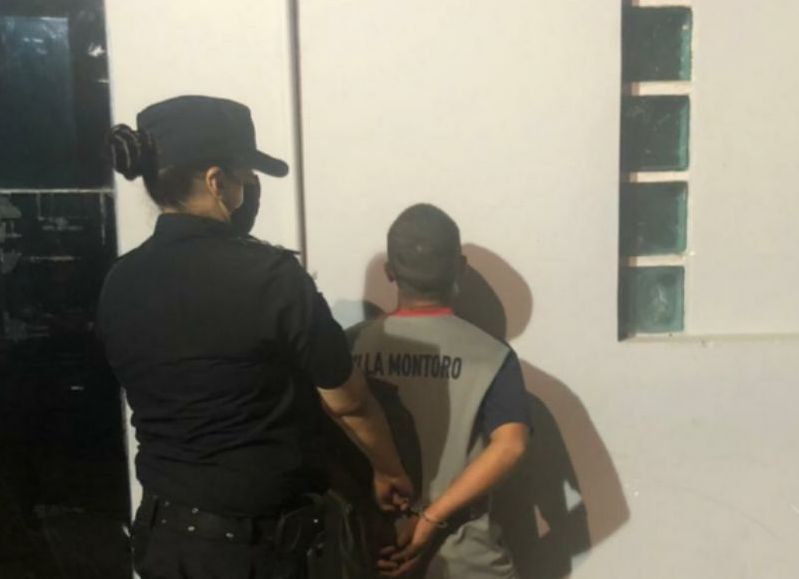 “El Pitu” está acusado de asaltar a una mujer en una parada de colectivos ubicada en la calle 122 entre 600 y 601. Era buscado desde el año pasado.