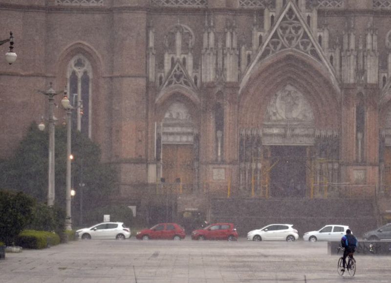 Tras días de alta humedad, se viene una jornada lluviosa.