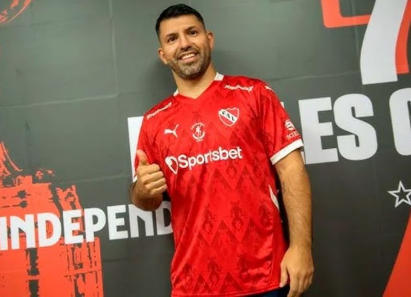 El Kun Agüero y Coscu protagonizan un ida y vuelta cargado de ironía y reproches.