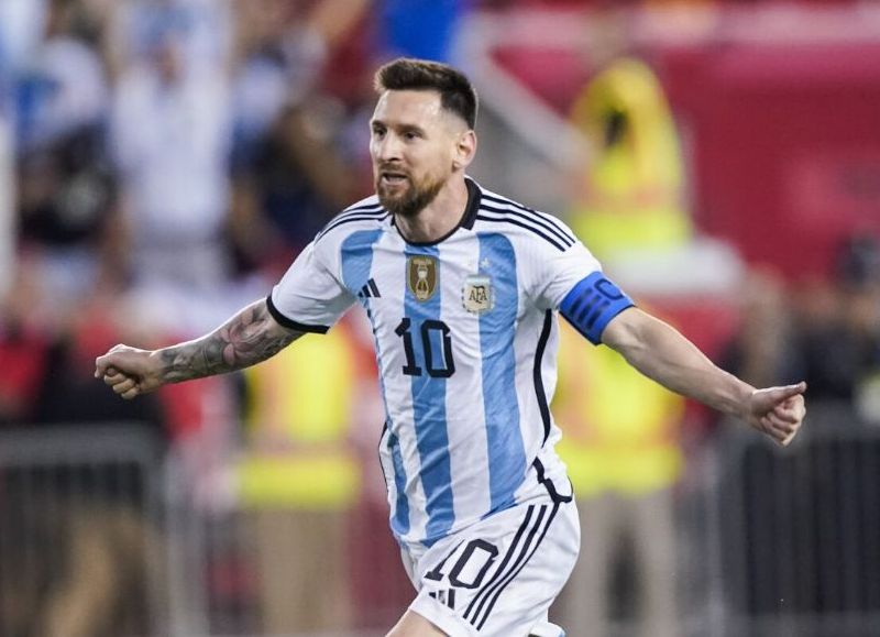 Estamos casi a 3 semanas del Mundial de Qatar, donde Argentina es uno de los candidatos. Pero a Messi aún le quedan compromisos con el PSG.