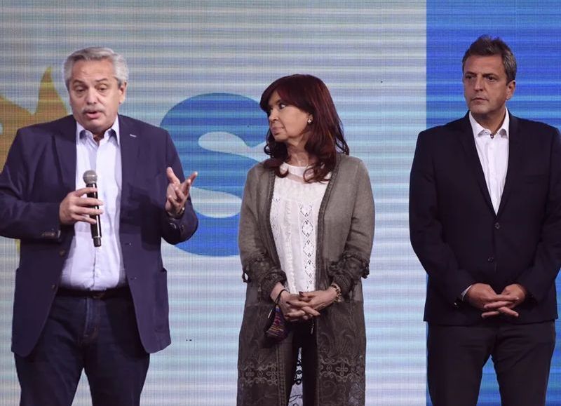 El presidente Alberto Fernández, la vicemandataria Cristina Fernández de Kirchner y el "superministro" Sergio Massa.