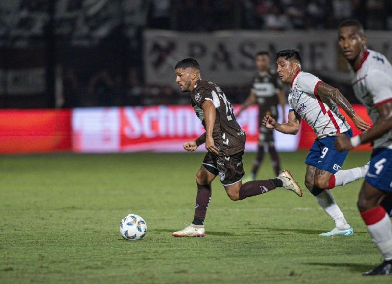Este sábado en el Estadio Ciudad de Vicente López, el Calamar empató ante el Ciclón por la décima jornada de la Copa de la Liga Profesional 2024.