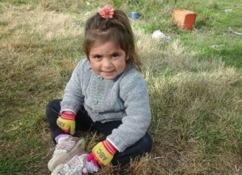 Mía Aguirre, una niña de tres años que ingresó en agosto del 2014 en estado crítico al Hospital Sor María Ludovica y falleció un mes después producto de los golpes provocados presuntamente por su madre y la pareja.