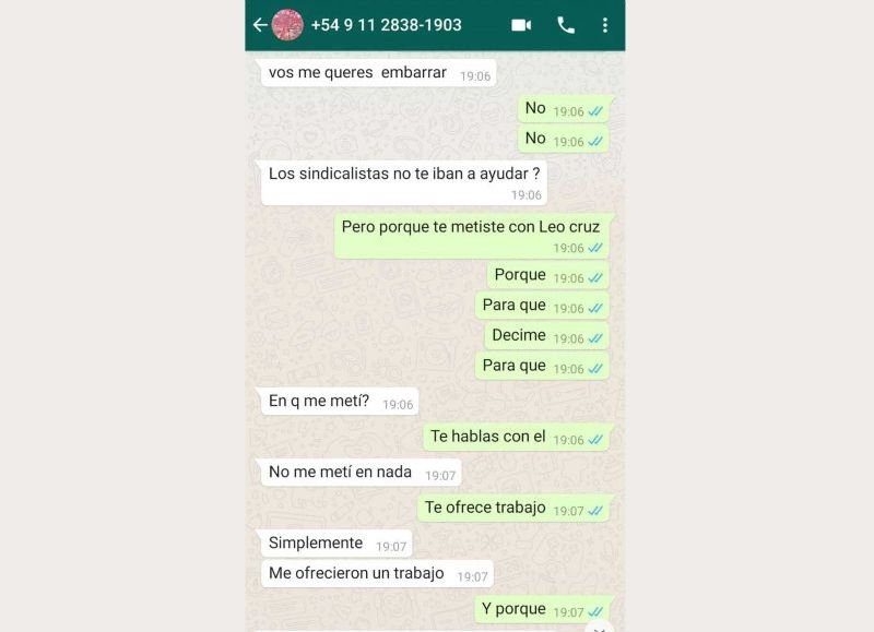 Diálogos de WhatsApp filtrados.