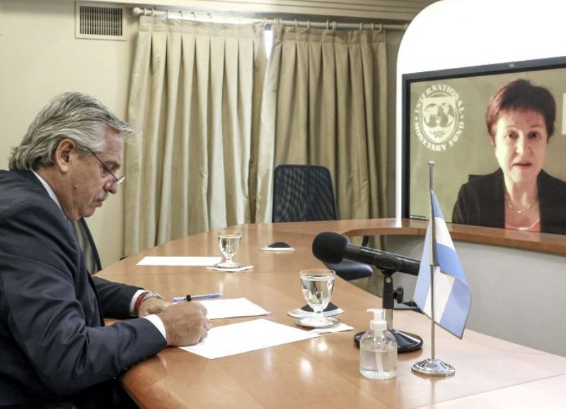 La titular del FMI, Kristalina Georgieva, mantuvo un Zoom con el presidente Alberto Fernández y con el ministro Guzmán.
