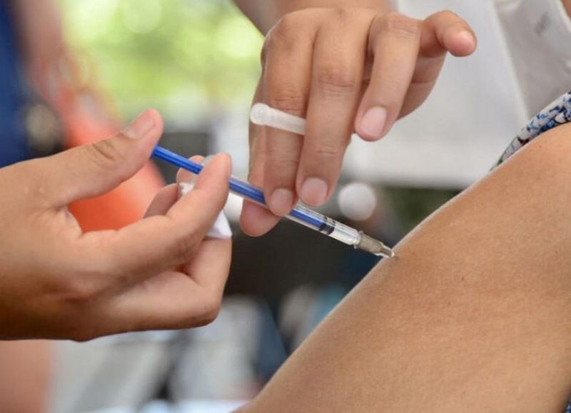 La suba de casos de influeza obligó a adelantar la administración de la vacuna que, según explicó la ministra de Salud Carla Vizzotti, se puede aplicar en forma simultánea con las vacunas contra el coronavirus y contra la neumonía.
