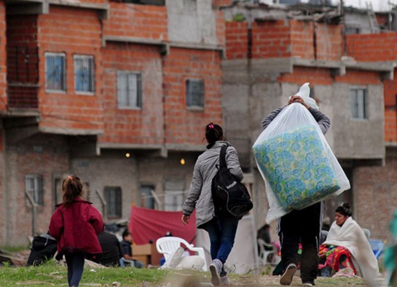 VIDEO | La mitad de los trabajadores gana menos de $800 mil y queda por debajo de la línea de pobreza