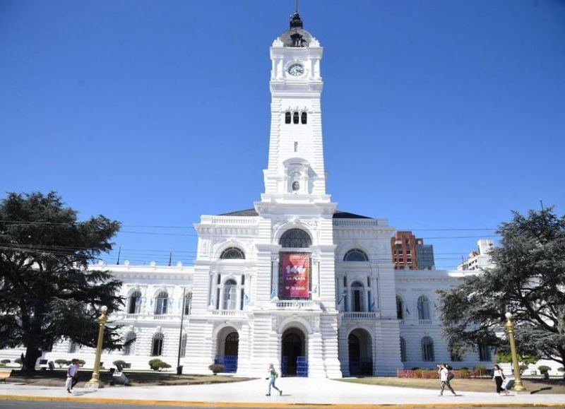 La Municipalidad informó cómo operarán el Estacionamiento Medido, el transporte, la recolección de residuos y otros servicios a lo largo del día.