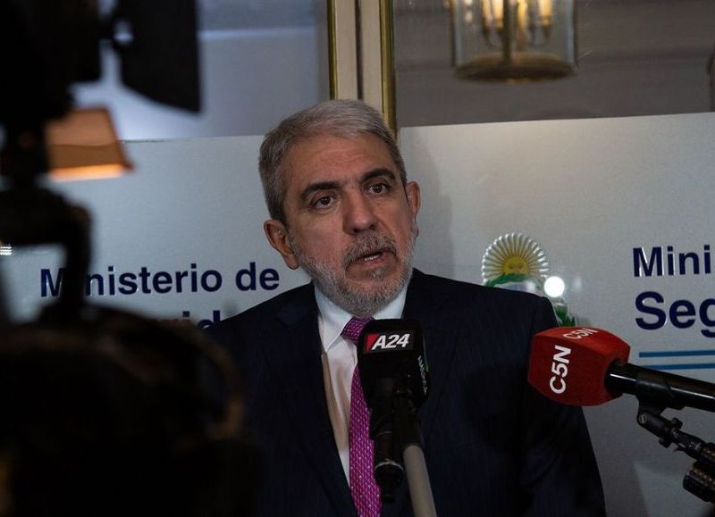 El ministro de Seguridad, Aníbal Fernández, confirmó este martes la decisión del Poder Ejecutivo nacional de "ampliar la custodia".