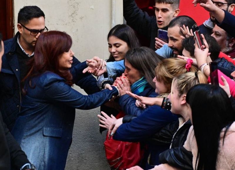 El ministro del Interior, Eduardo 'Wado' de Pedro, señaló que "no hay fallos ni sentencias" judiciales que "borren el amor del pueblo" por Cristina Fernández de Kirchner.
