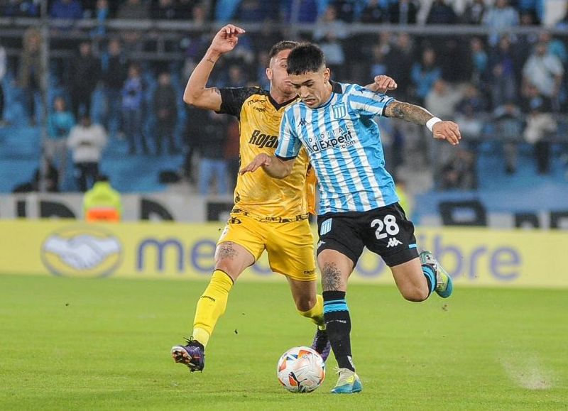 Con un doblete de Maravilla Martínez y uno de Nardoni, la Academia se impuso por 3-0 y quedó en lo más alto del Grupo H junto a Bragantino pero con mejor diferencia de gol.