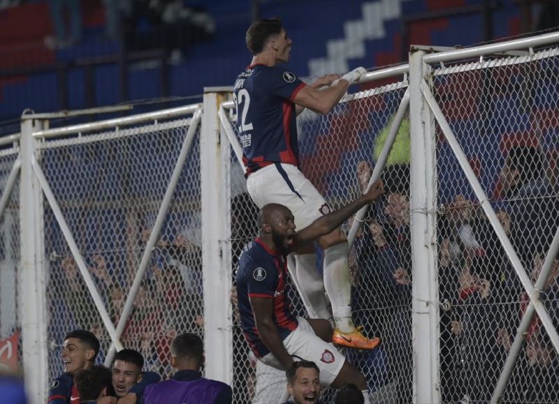 Los Gauchos de Boedo del Pipi Romagnoli vencieron 3-2 al conjunto de Emiliano Alfaro en la fecha cinco del grupo F.