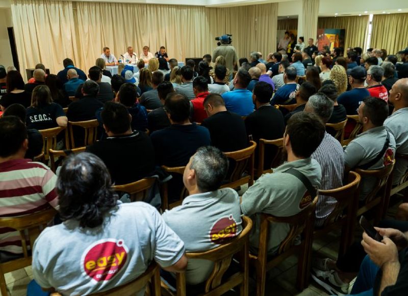 El secretario General del SEOCA Zona Oeste, Julio Rubén Ledesma, encabezó el viernes pasado una asamblea con los representantes gremiales.