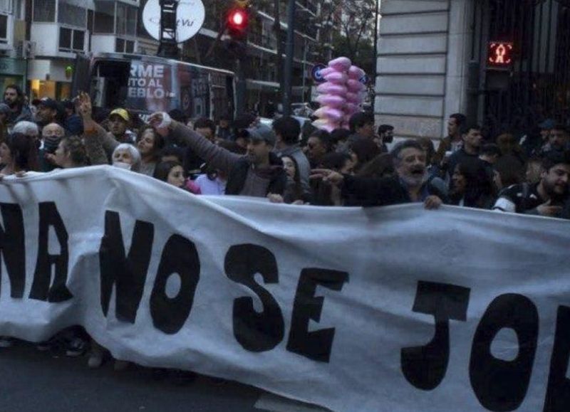 Los medios pudieron acceder a una serie de imágenes que ya están en manos de los investigadores y que dan cuenta de la presencia del carrito a metros de la casa de la ex presidenta.